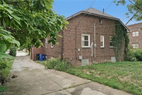 3339 E 139th Street Cleveland OH 44120