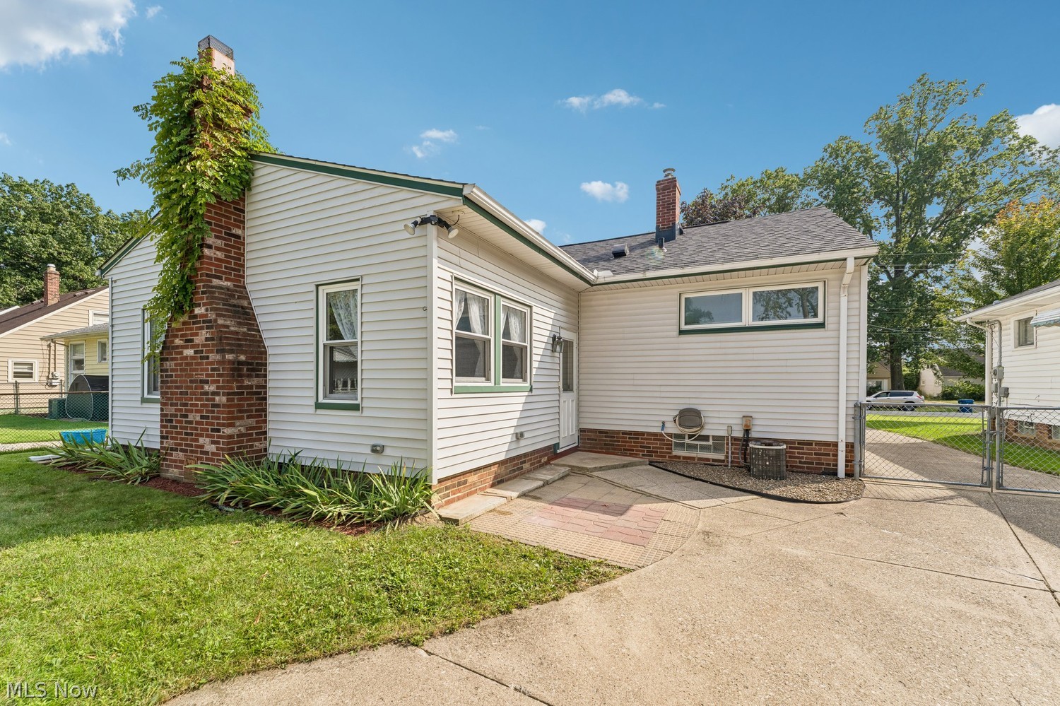 24018 Knickerbocker Road Bay Village OH 44140
