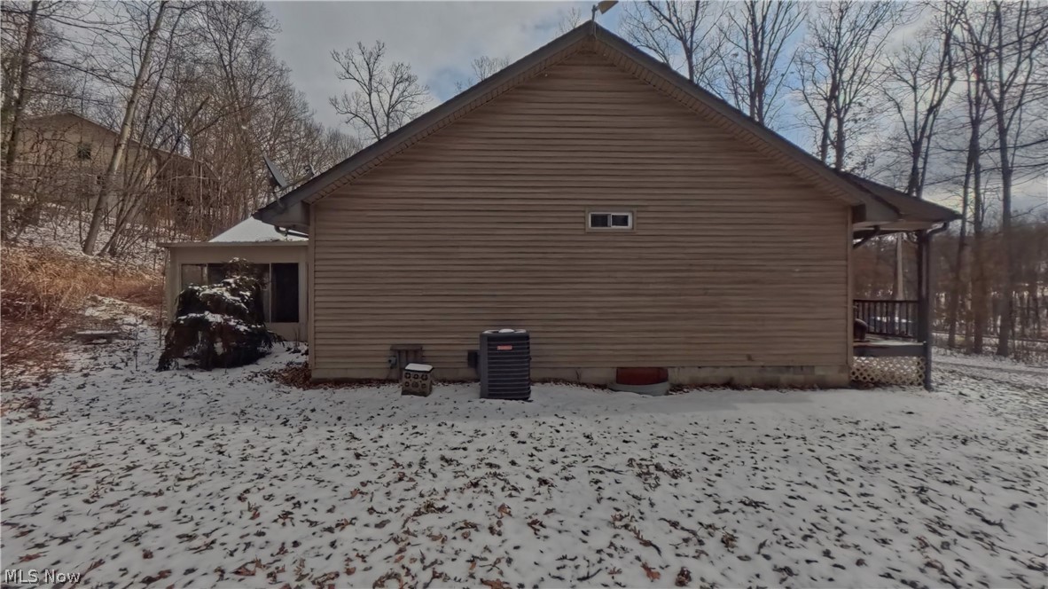 48276 Dyke Road Negley OH 44441