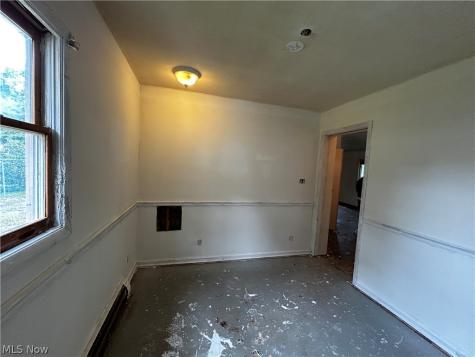 1915 Flint Avenue Akron OH 44305