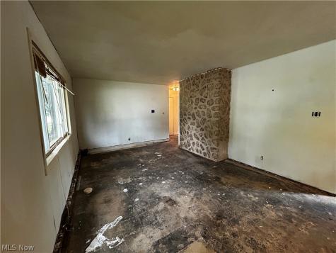 1915 Flint Avenue Akron OH 44305