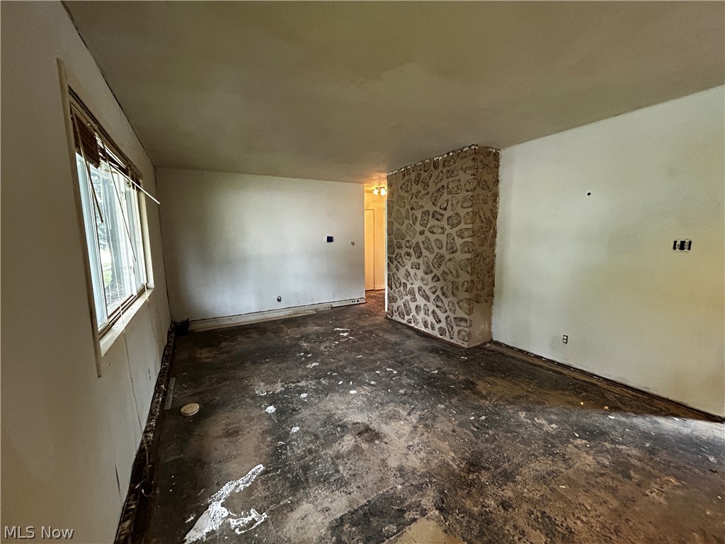 1915 Flint Avenue Akron OH 44305