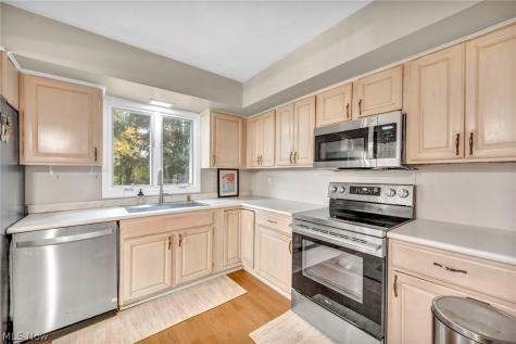 3348 Valley Parkway North Royalton OH 44133