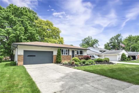 4267 Bentley Drive North Olmsted OH 44070