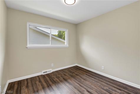 4267 Bentley Drive North Olmsted OH 44070