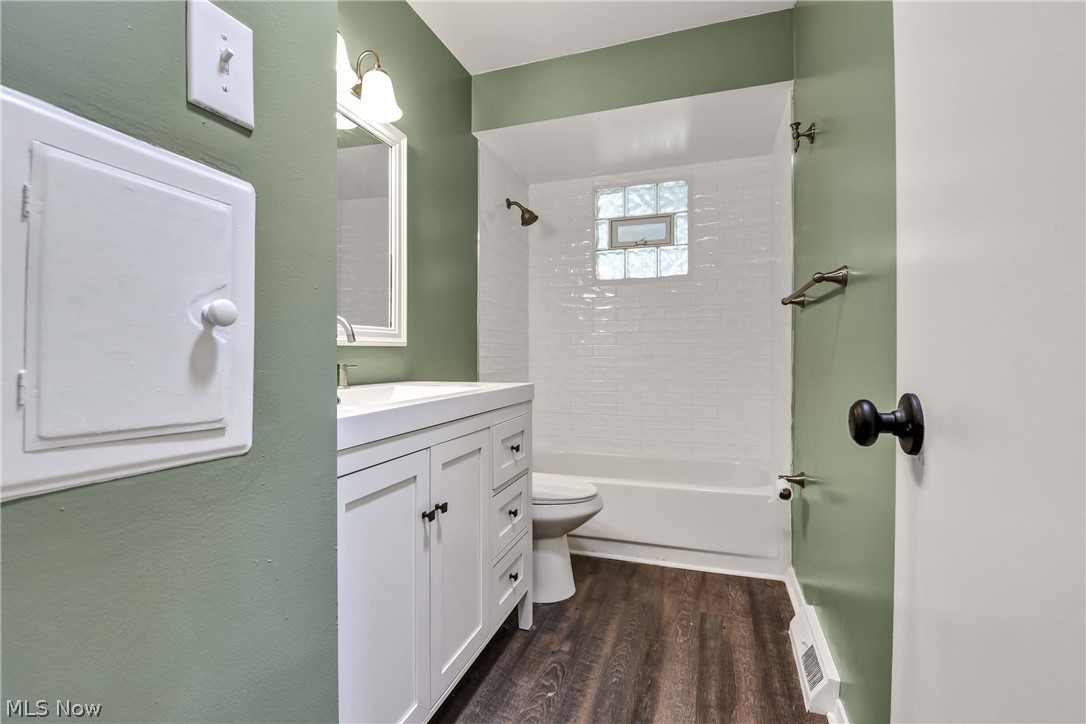 4267 Bentley Drive North Olmsted OH 44070