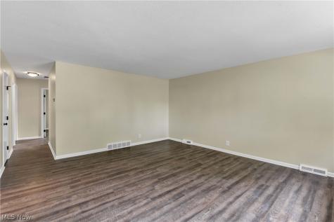4267 Bentley Drive North Olmsted OH 44070