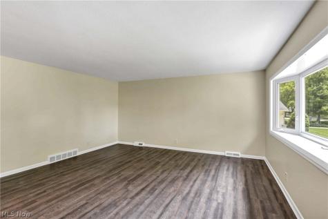 4267 Bentley Drive North Olmsted OH 44070