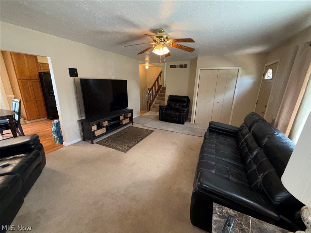 4828 New Road Austintown OH 44515