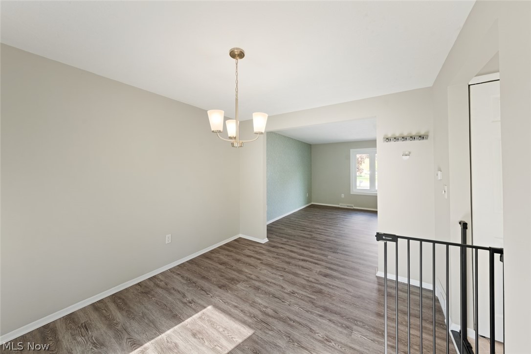 5565 Pin Oak Circle Sheffield Village OH 44054