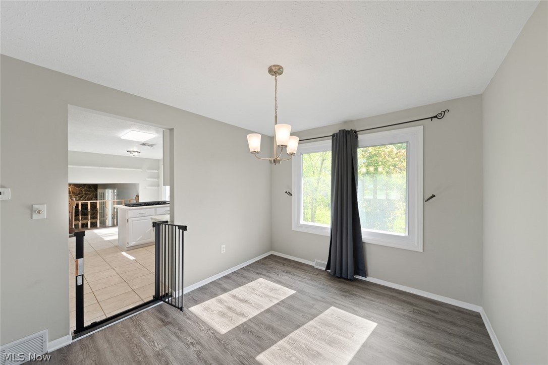 5565 Pin Oak Circle Sheffield Village OH 44054