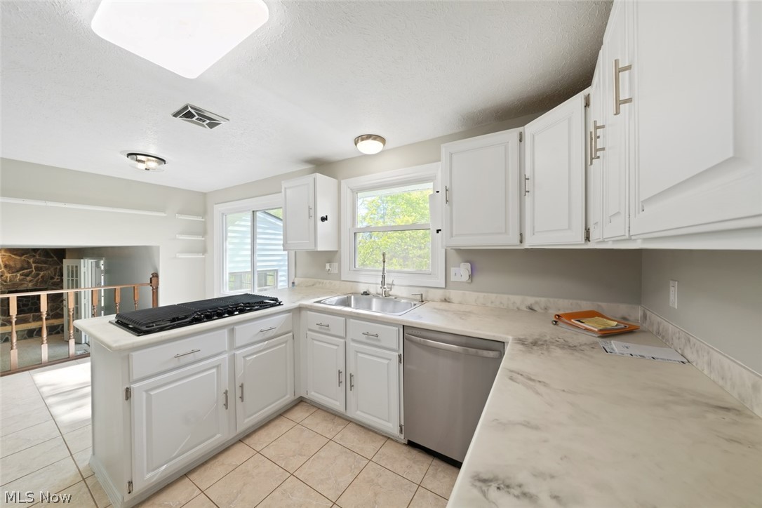 5565 Pin Oak Circle Sheffield Village OH 44054