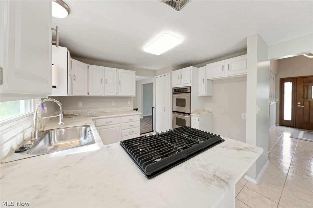 5565 Pin Oak Circle Sheffield Village OH 44054
