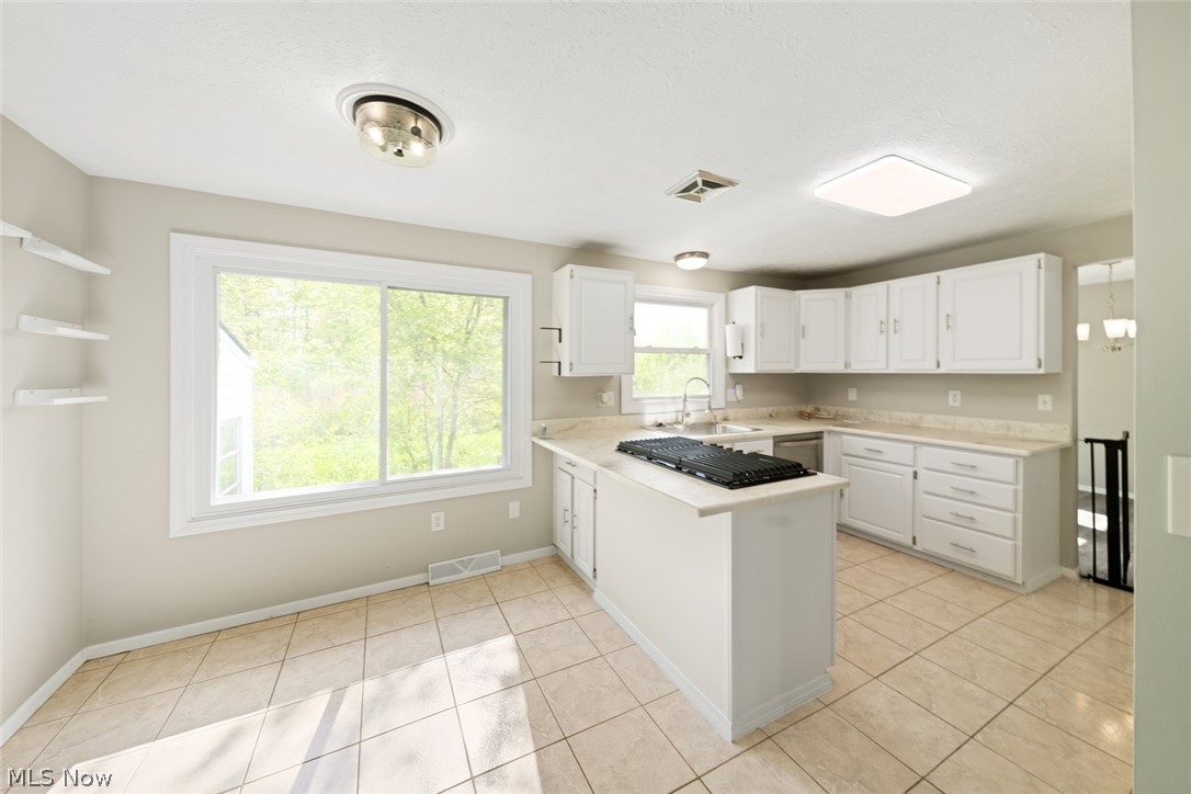 5565 Pin Oak Circle Sheffield Village OH 44054