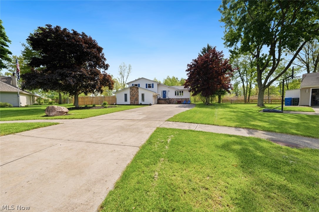 5565 Pin Oak Circle Sheffield Village OH 44054