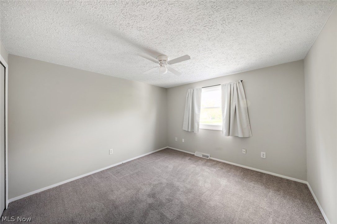 5565 Pin Oak Circle Sheffield Village OH 44054