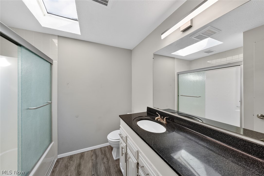 5565 Pin Oak Circle Sheffield Village OH 44054