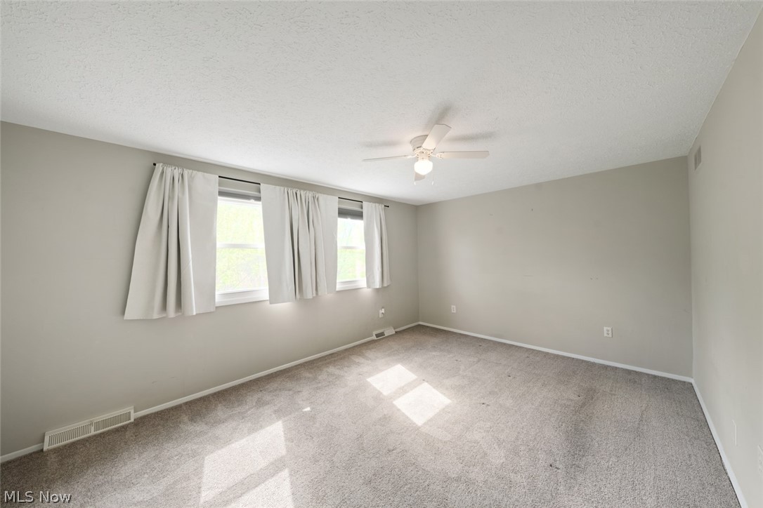 5565 Pin Oak Circle Sheffield Village OH 44054