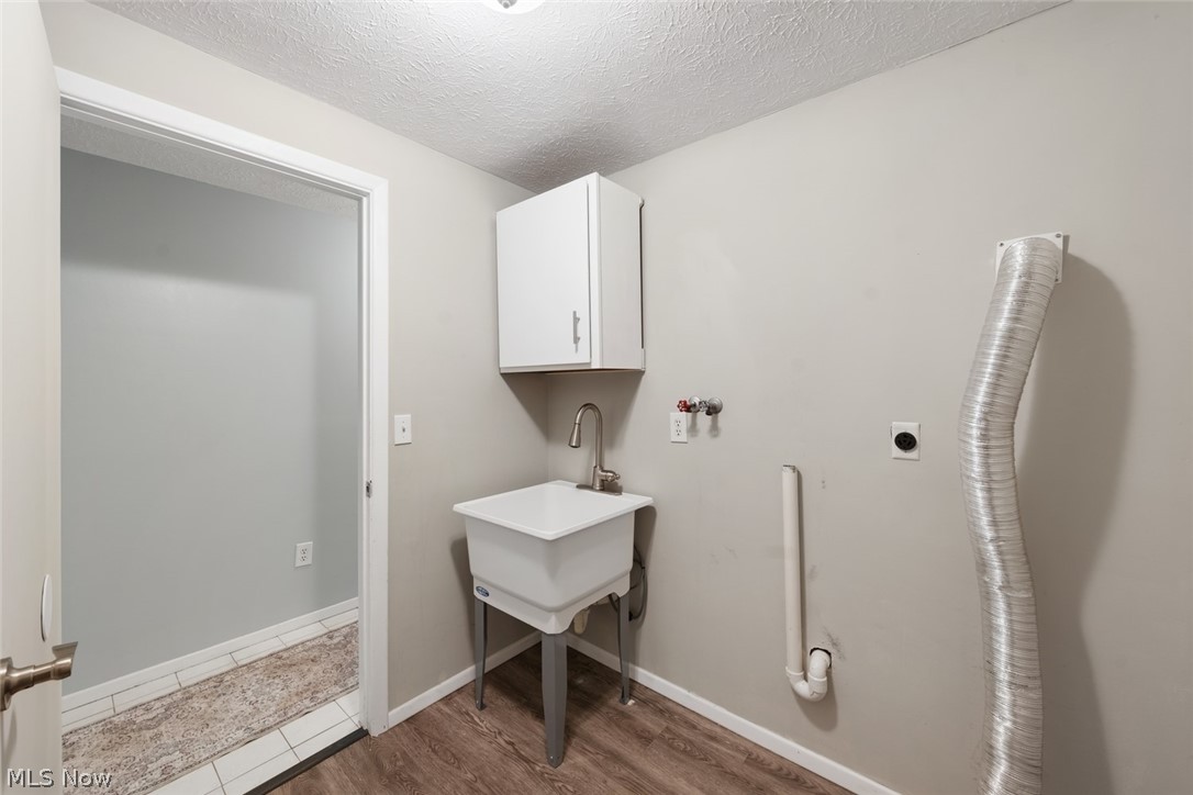 5565 Pin Oak Circle Sheffield Village OH 44054