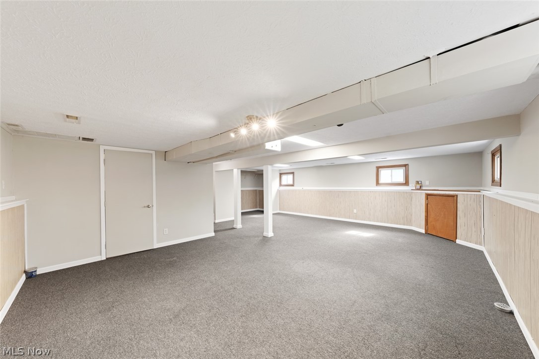 5565 Pin Oak Circle Sheffield Village OH 44054
