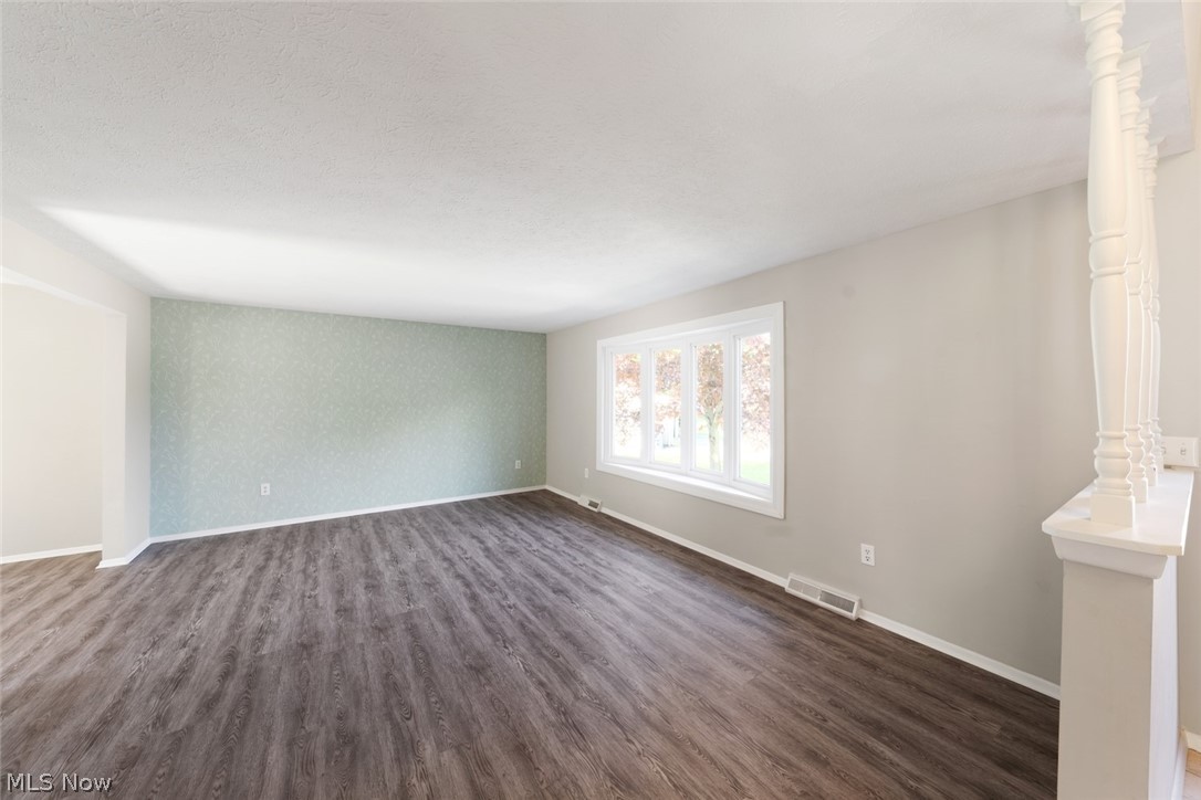 5565 Pin Oak Circle Sheffield Village OH 44054