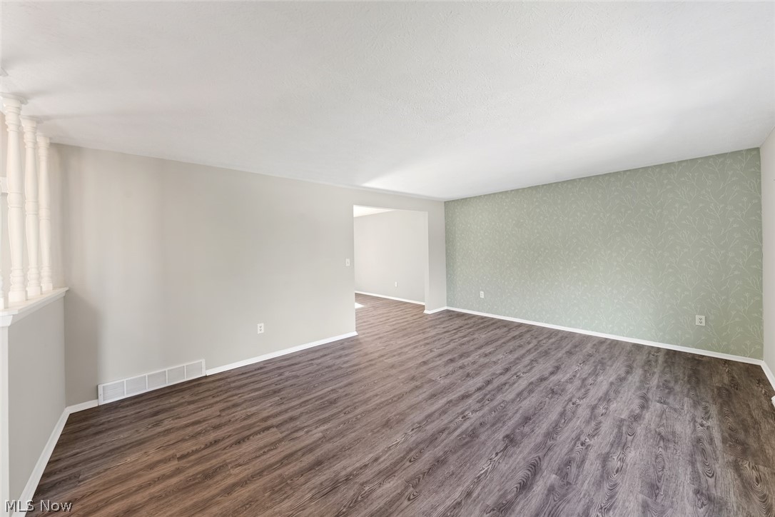 5565 Pin Oak Circle Sheffield Village OH 44054