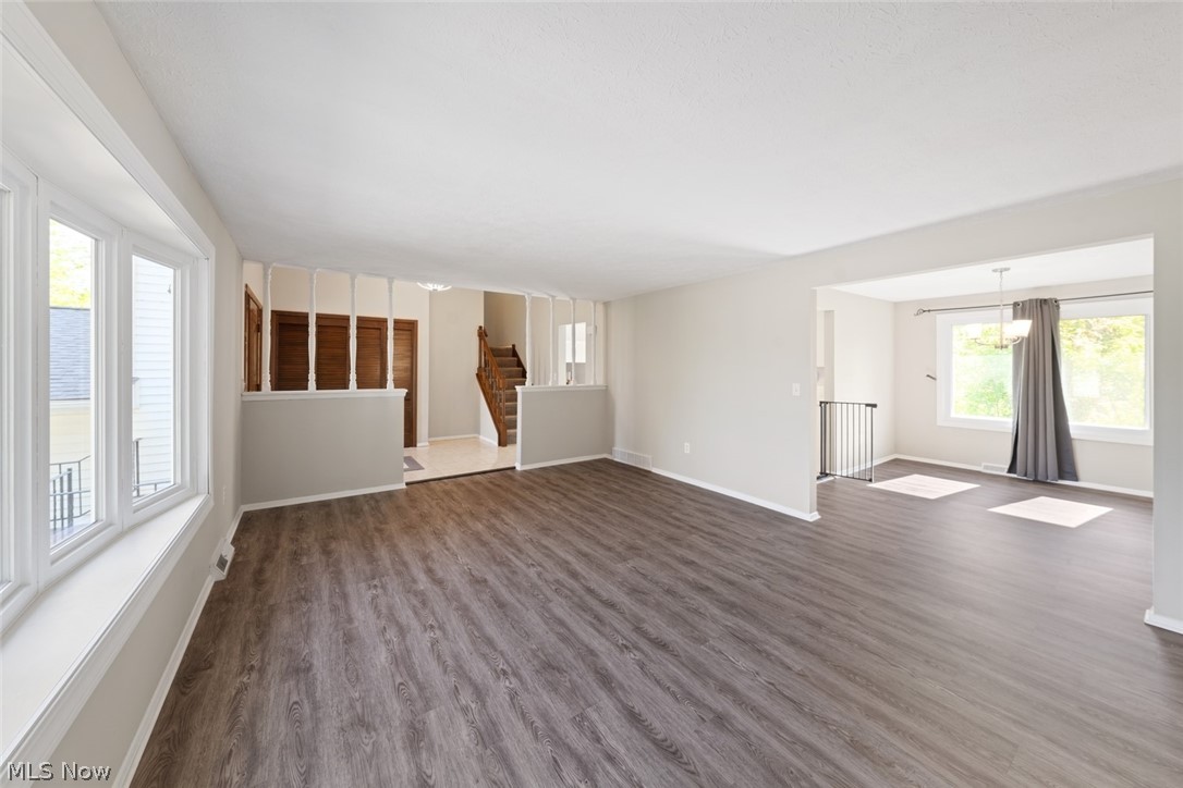 5565 Pin Oak Circle Sheffield Village OH 44054