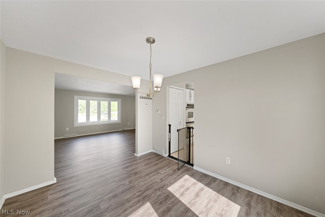 5565 Pin Oak Circle Sheffield Village OH 44054
