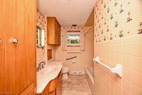 2333 Brooklyn SW Canton OH 44706