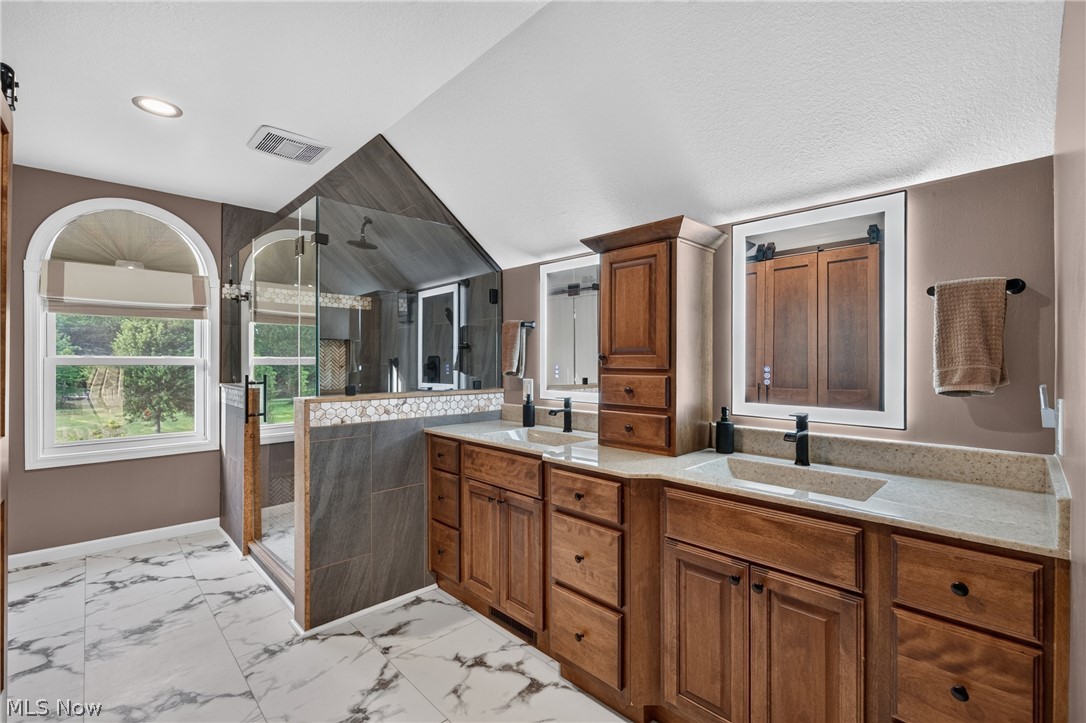 7484 Callow Road Leroy OH 44077
