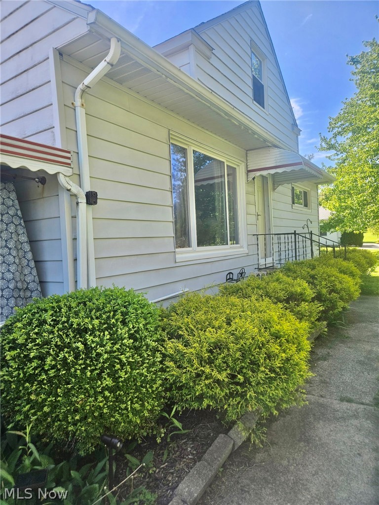 10481 Briar Hill Drive Kirtland OH 44094