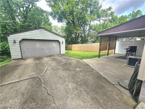 2231 N Glenwood Avenue Niles OH 44446
