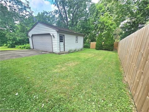 2231 N Glenwood Avenue Niles OH 44446
