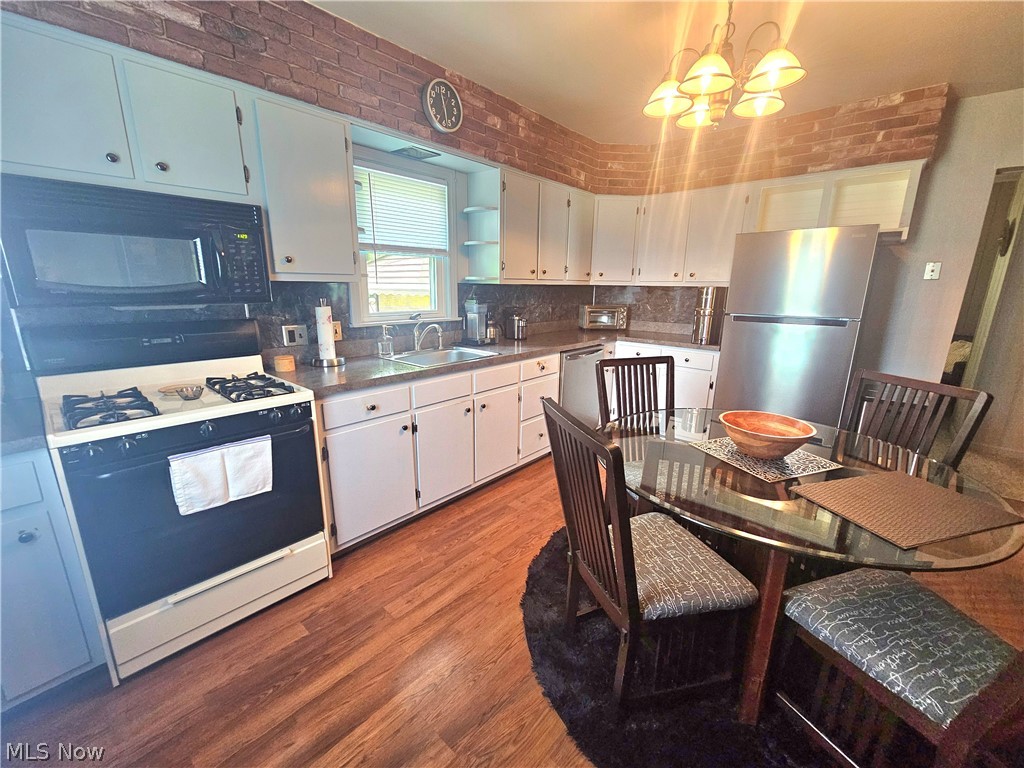 2231 N Glenwood Avenue Niles OH 44446