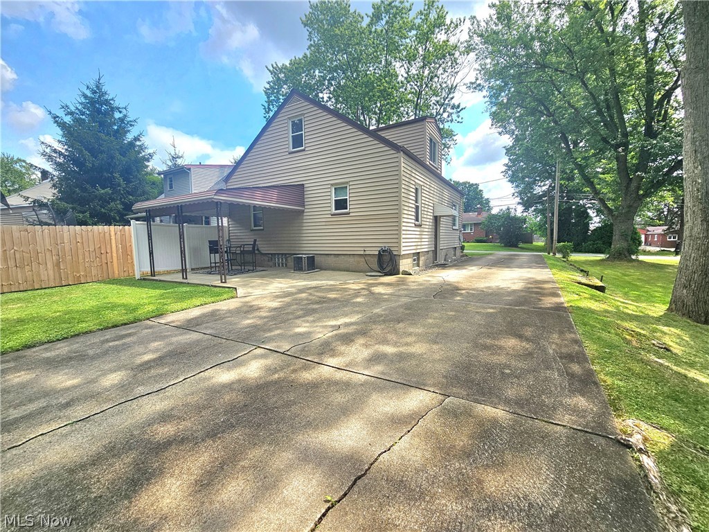 2231 N Glenwood Avenue Niles OH 44446