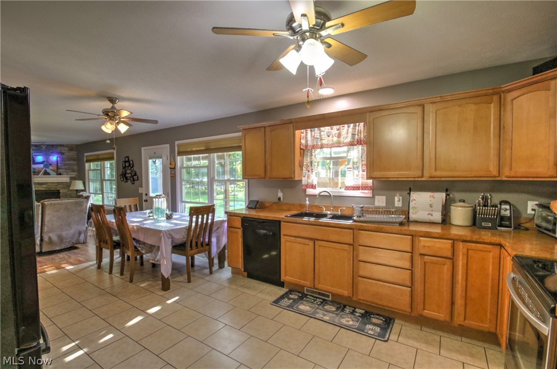 2157 Flame Lake Drive Roaming Shores OH 44084