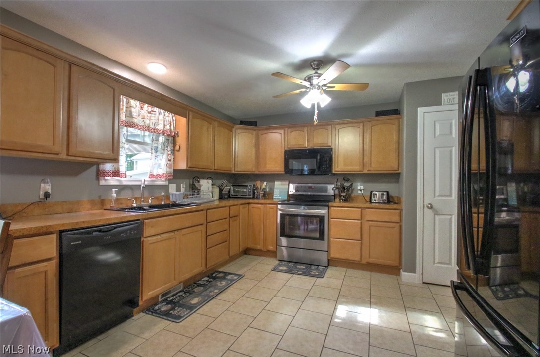 2157 Flame Lake Drive Roaming Shores OH 44084