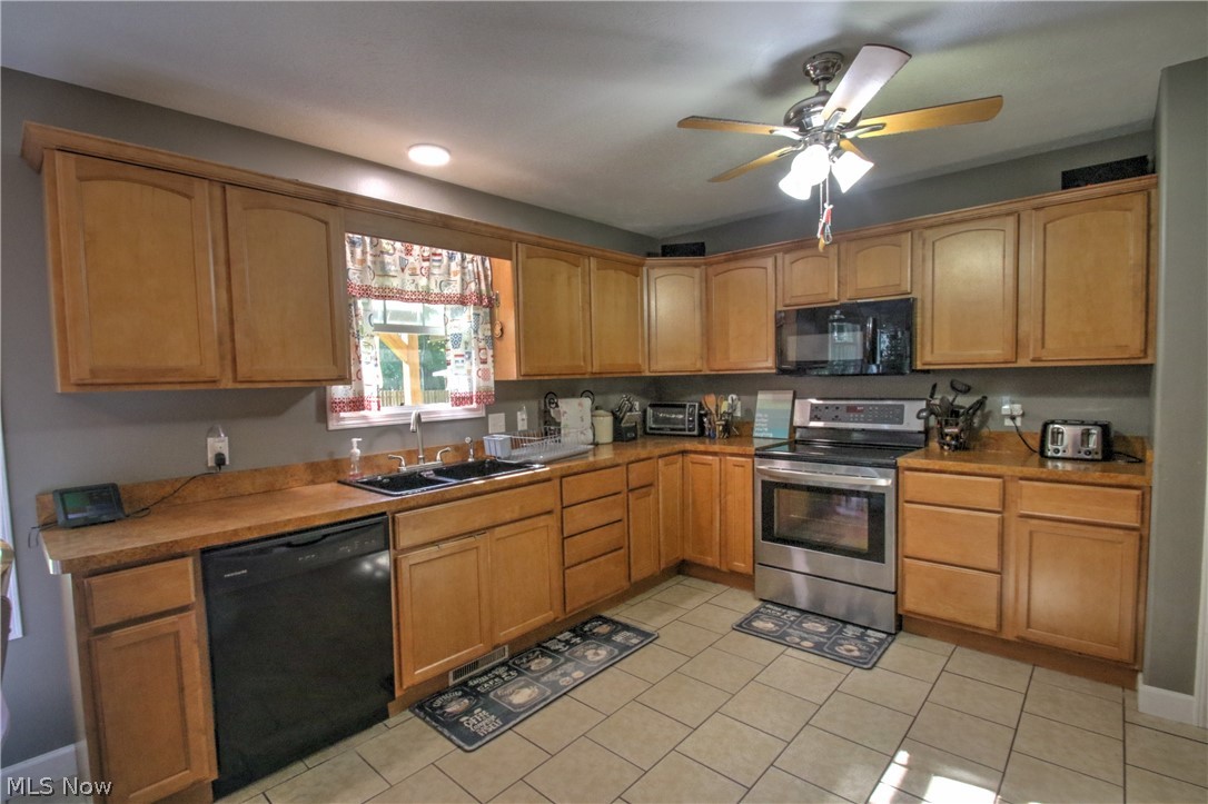 2157 Flame Lake Drive Roaming Shores OH 44084