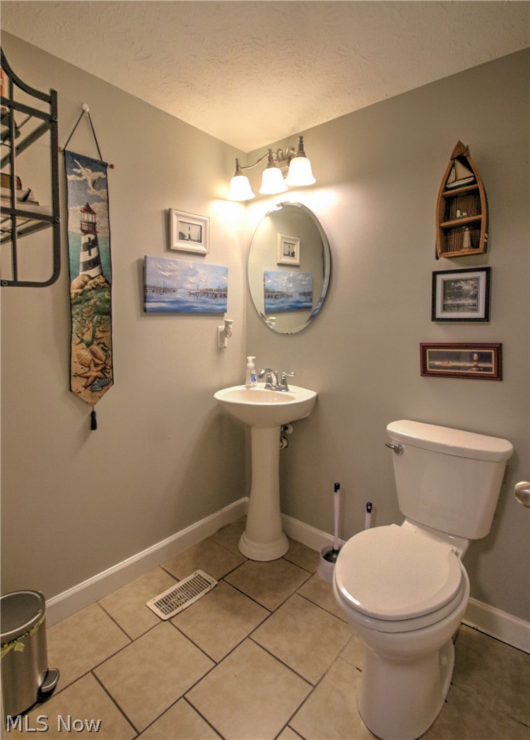 2157 Flame Lake Drive Roaming Shores OH 44084