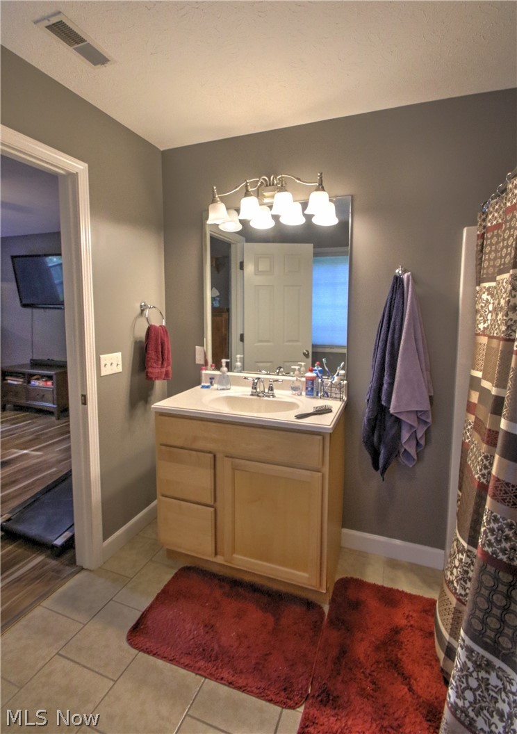 2157 Flame Lake Drive Roaming Shores OH 44084