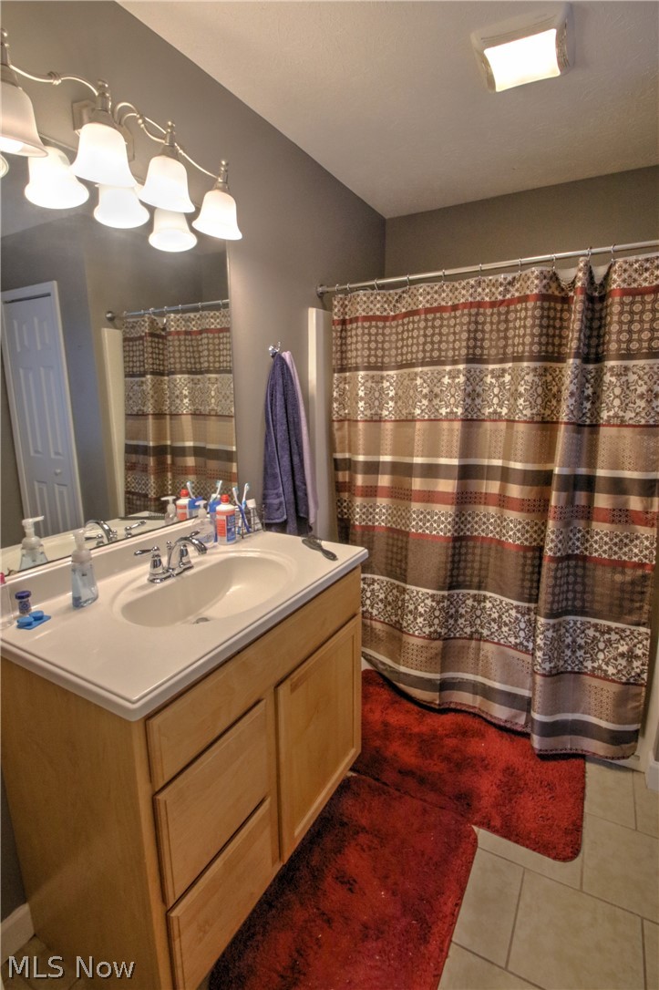 2157 Flame Lake Drive Roaming Shores OH 44084