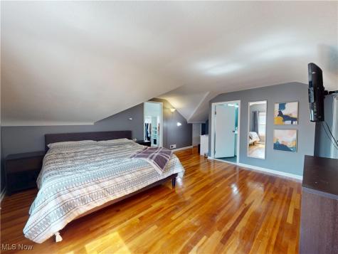 3585 Warren Road Cleveland OH 44111