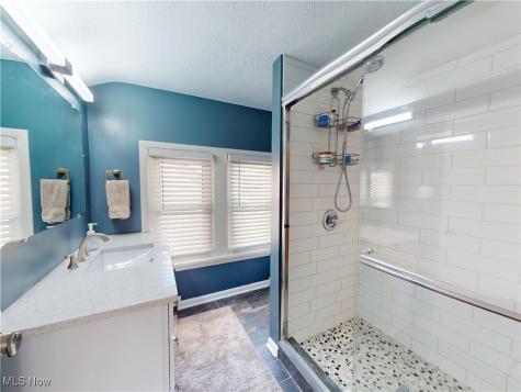 3585 Warren Road Cleveland OH 44111