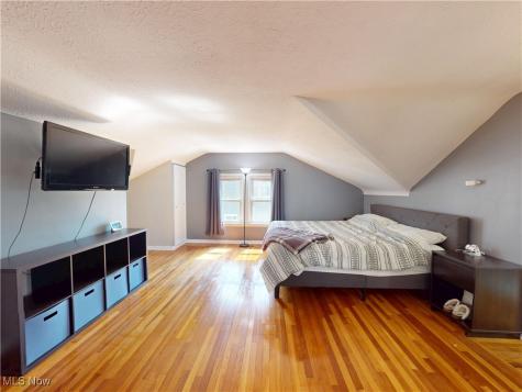 3585 Warren Road Cleveland OH 44111