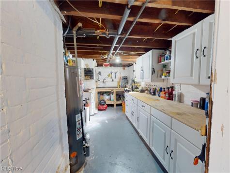 3585 Warren Road Cleveland OH 44111