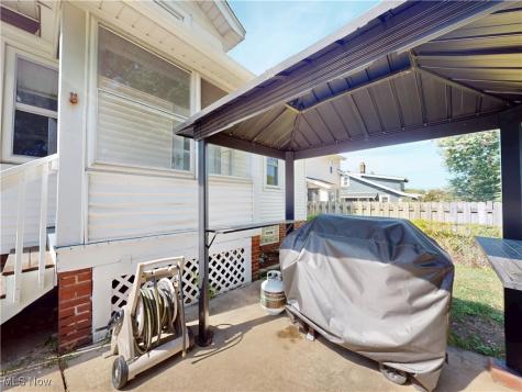 3585 Warren Road Cleveland OH 44111