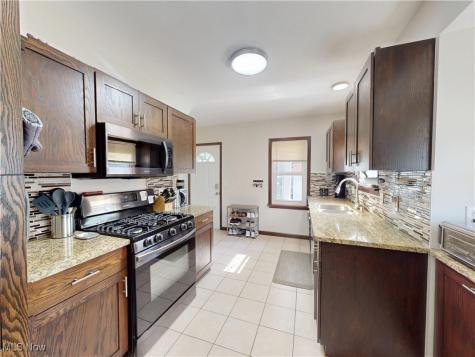 3585 Warren Road Cleveland OH 44111