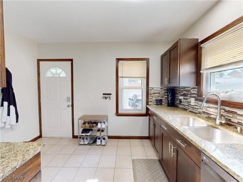 3585 Warren Road Cleveland OH 44111