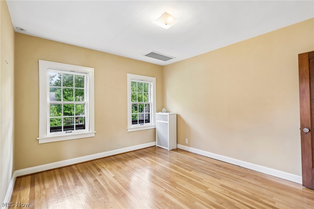 3392 Meadowbrook Boulevard Cleveland Heights OH 44118