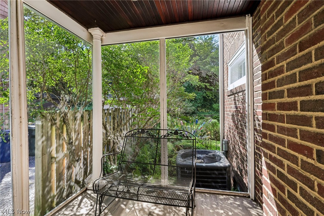 3392 Meadowbrook Boulevard Cleveland Heights OH 44118